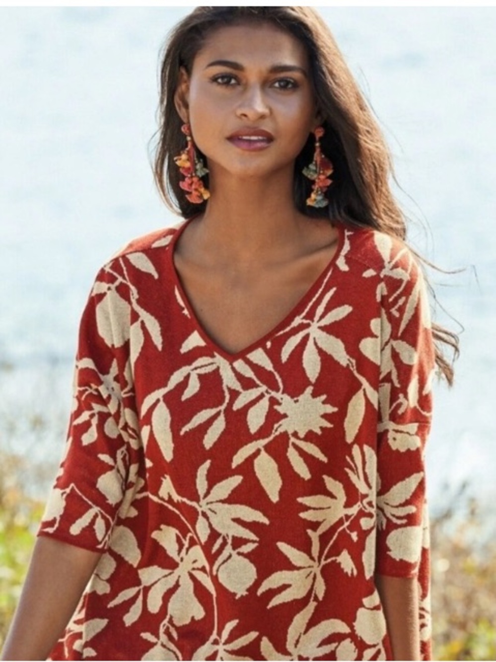 Peruvian Connection Show Vine Rust Floral V-Neck Women’s Top Lightweight Knit